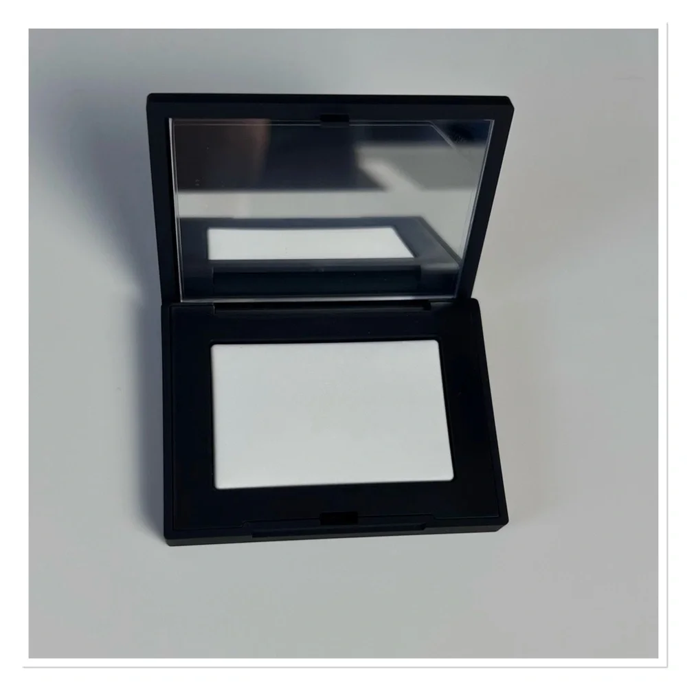 NARS Mini Light Reflecting Setting Powder - Picture 8 of 10